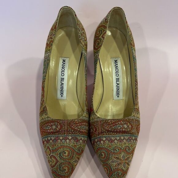 ✨HOST PICK✨Manolo Blahnik Paisley Tapestry Heel Great Used Condition Womens Euro - Picture 2 of 12